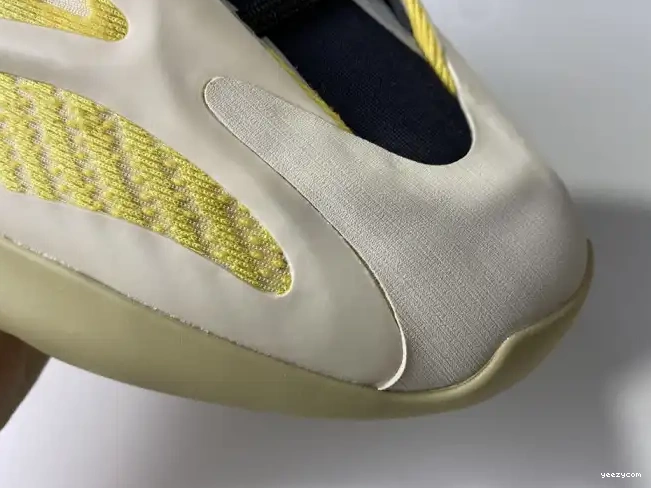YEEZY V3 700 SRPHYM